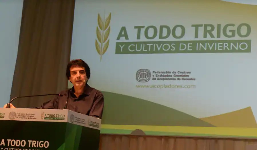 Melconian a Marcos Peña: "Las buenas ondas no alcanzan para gobernar"