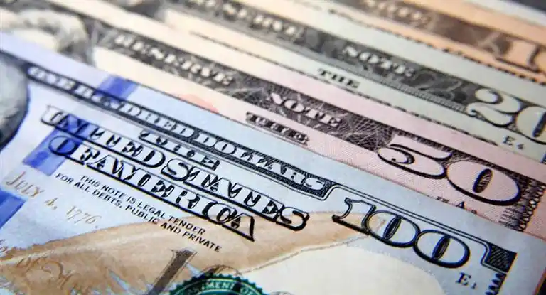 Dólar hoy: cae en los bancos y se acerca a los $ 44