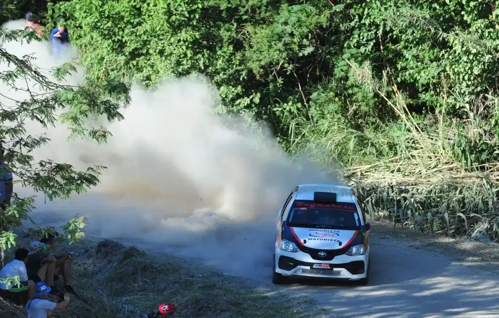 Se abre la última carrera del año en Villa Clara y Villaguay