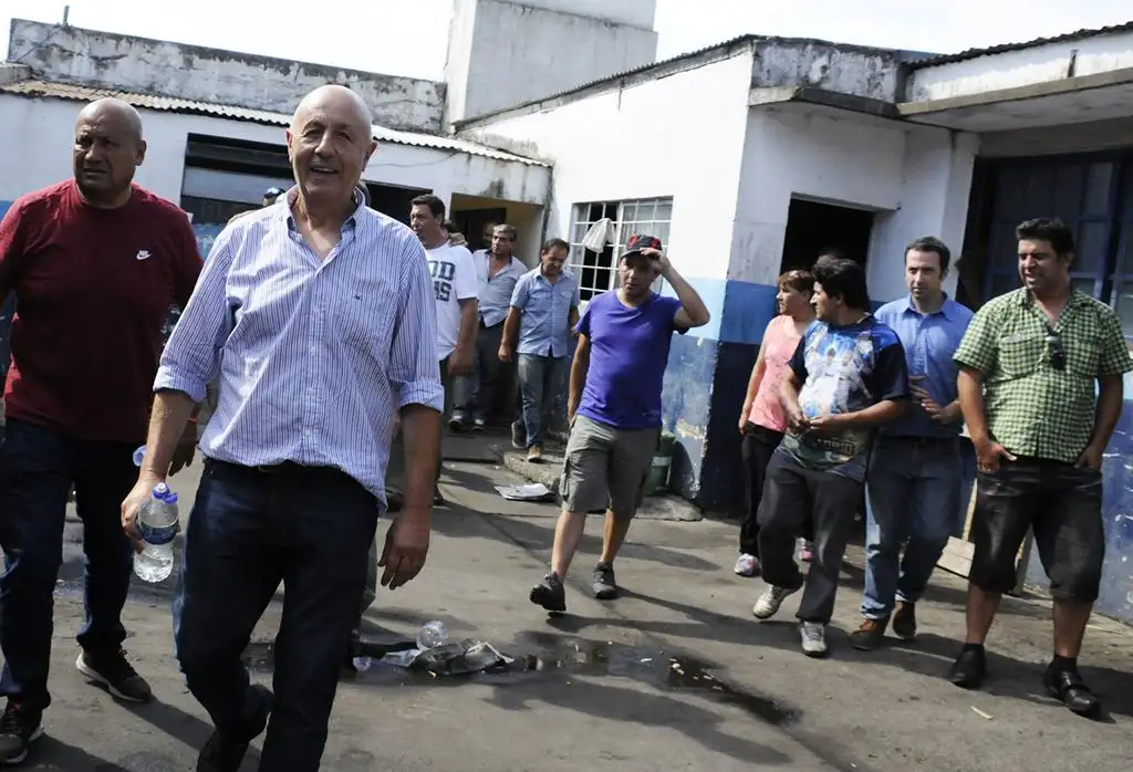 Cuarto intermedio en el conflicto y los micros seguirán sin salir hasta el viernes