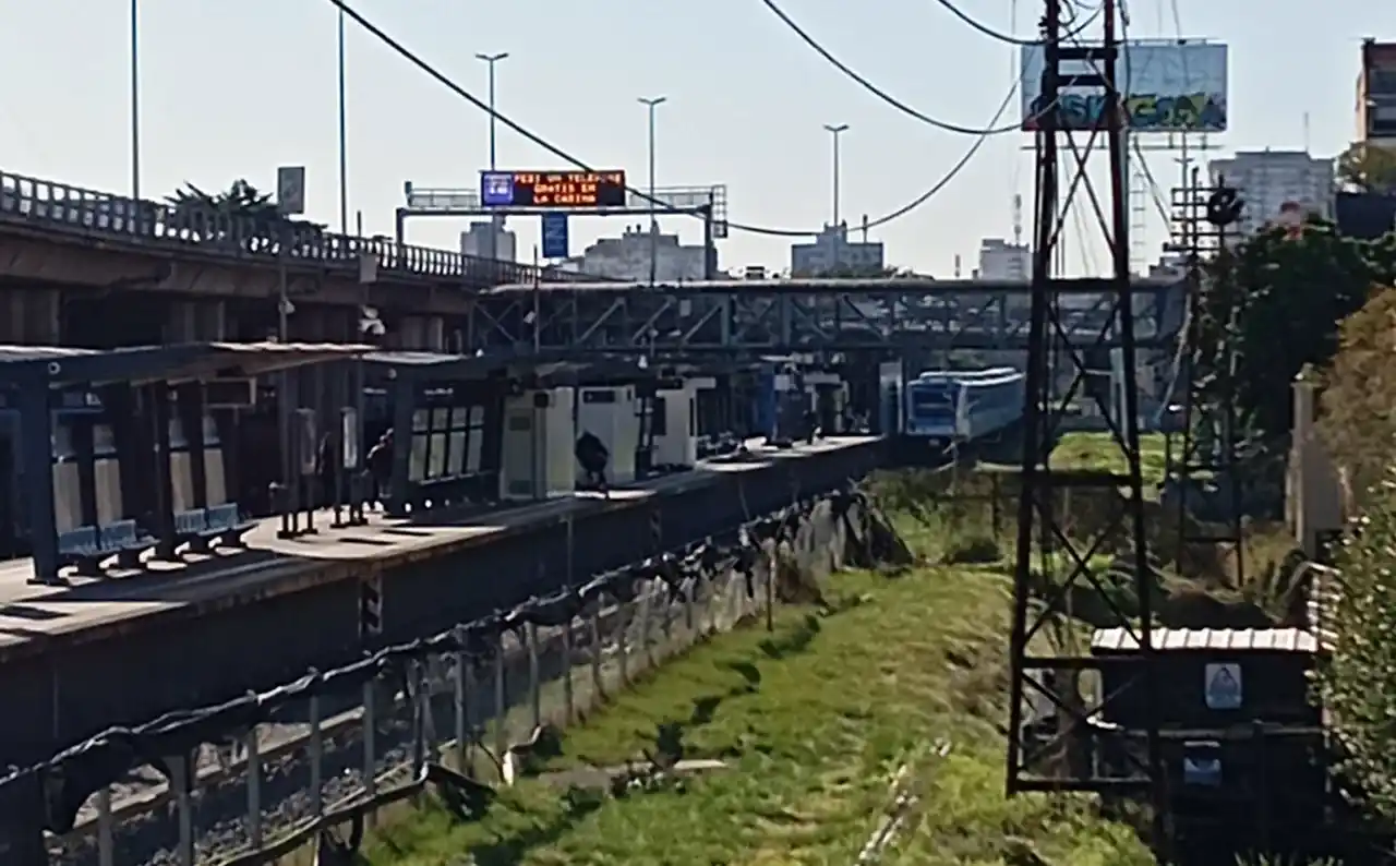 Tragedia en el Tren Sarmiento: una mujer murió arrollada y el servicio está interrumpido entre Moreno y Liniers