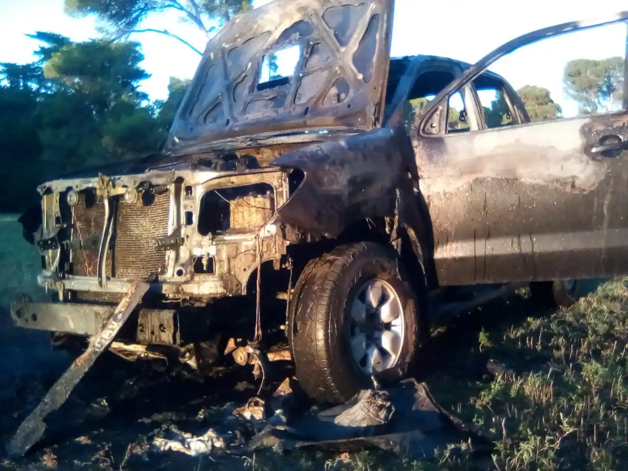 Se incendió una camioneta en la Estación Forestal de Claromecó