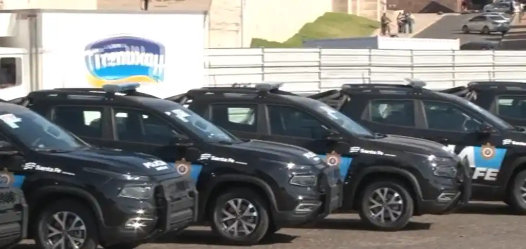 Se entregaron camionetas para patrullaje en la ciudad de Rosario (Cáptura Youtube)