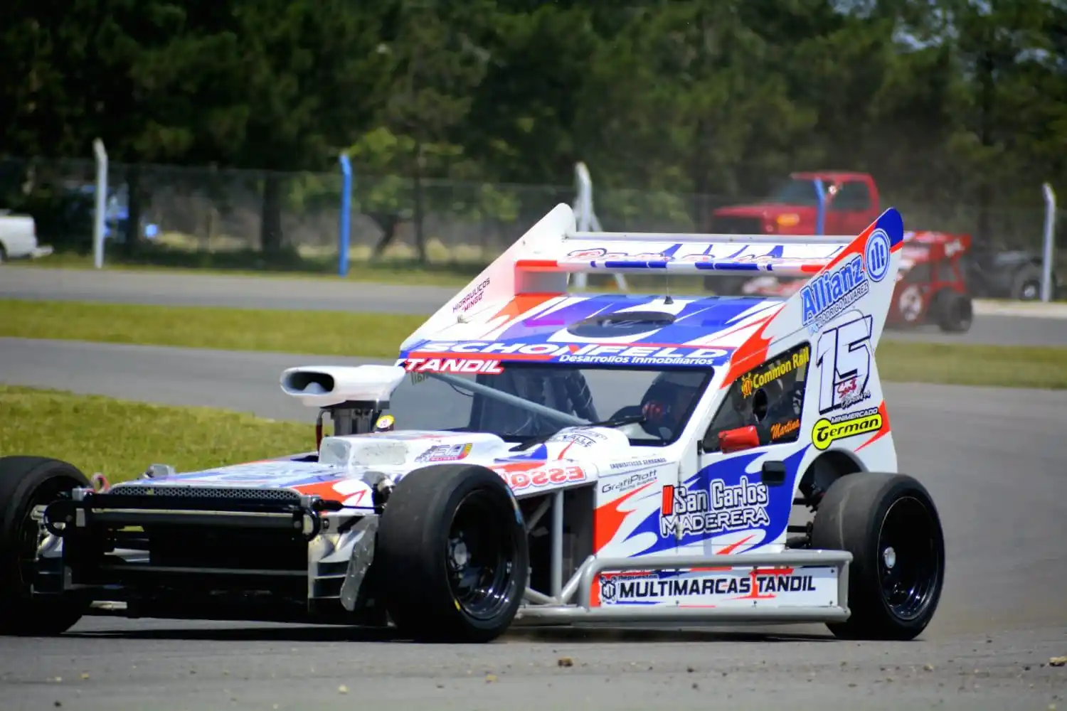 Santiago Echevarne logró su primera victoria en la clase mayor de Mar y Sierras.
