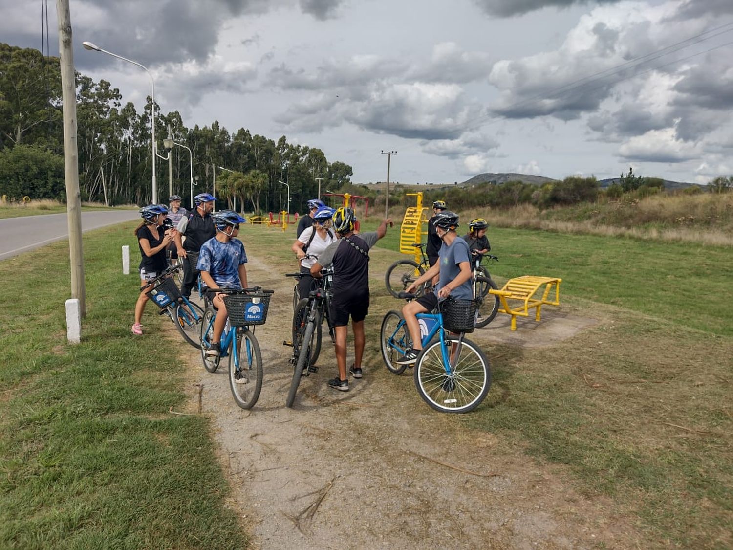 También pueden participar de la actividad todas aquellas personas que quieran sumarse con su bicicleta y casco.