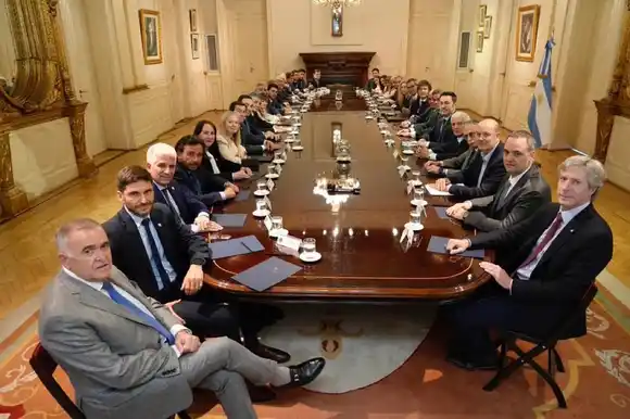 Milei explicó por qué no convocó a Kicillof a Casa Rosada: “Si recitaste el catecismo marxista toda tu vida no se puede”