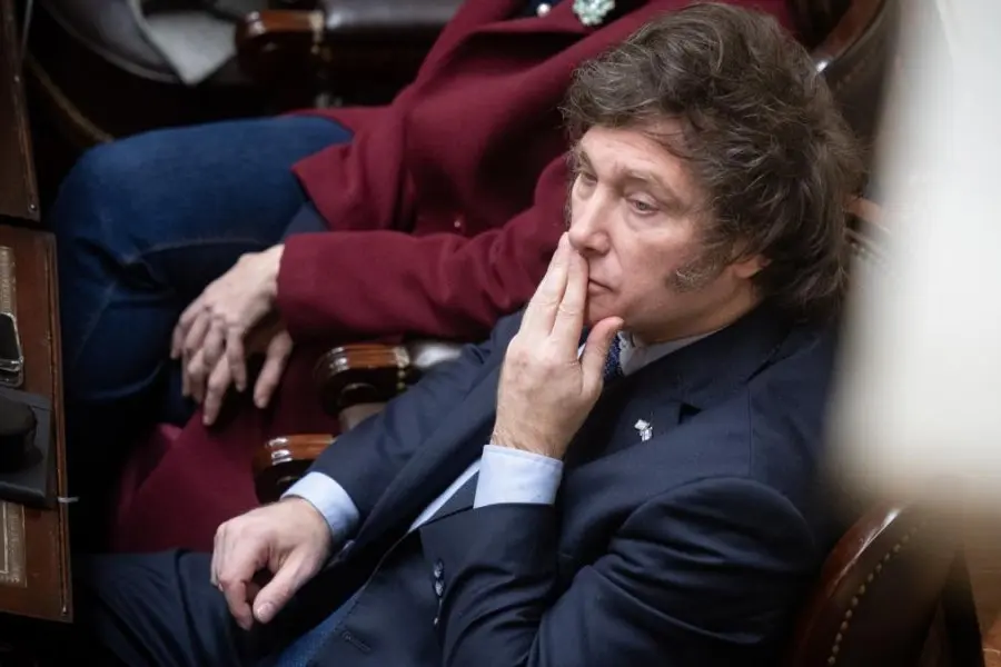 La casta no tiene miedo, tiene aumento: Javier Milei se subió su sueldo y el de su gabinete por decreto
