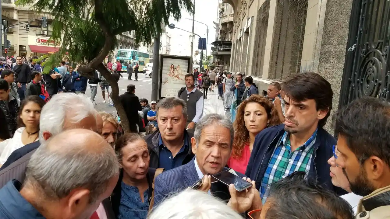 Se endurece el conflicto en el sector bancario y habrá “retención de servicios y asambleas sorpresivas” en “todos los bancos” desde la semana que viene