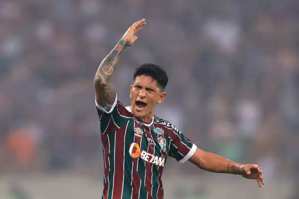 Cano anotó los dos goles de Fluminense.