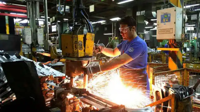 Prorrogarán 60 días la prohibición de despedir sin causa