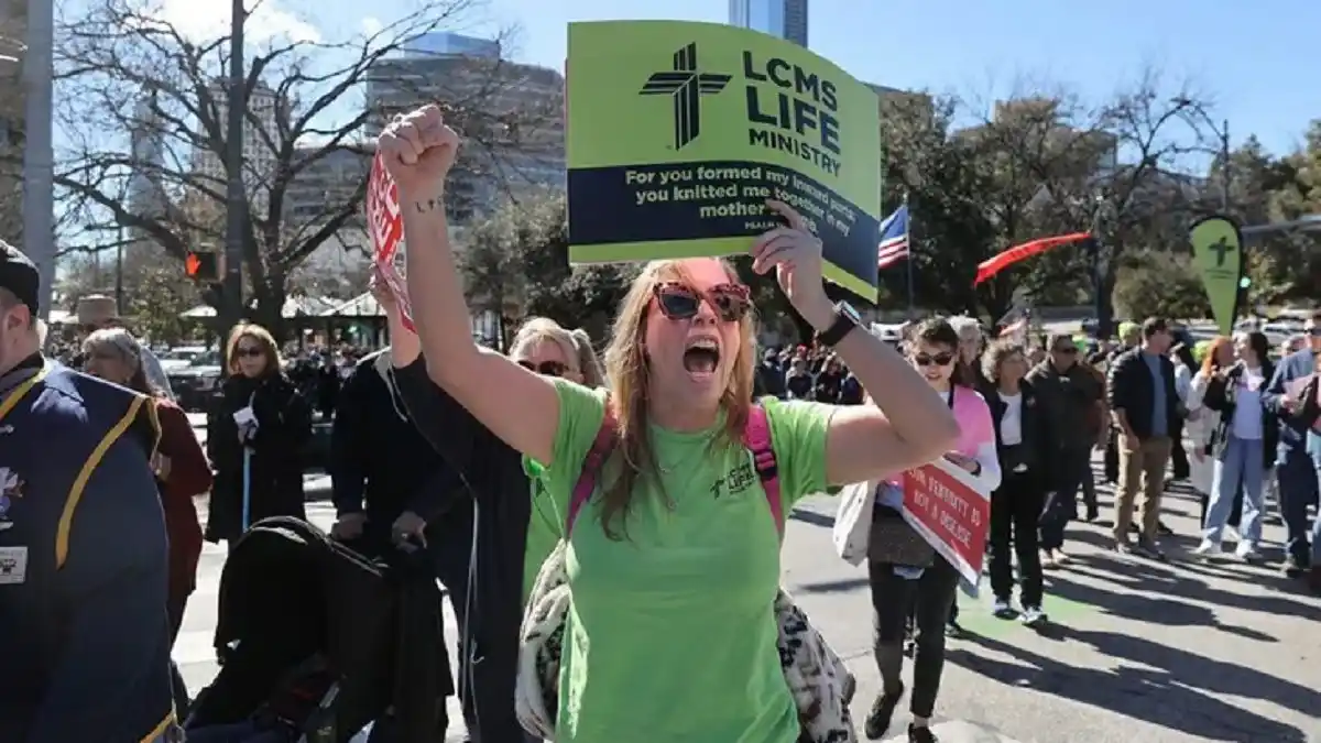 Miles se movilizan en Texas en contra del aborto