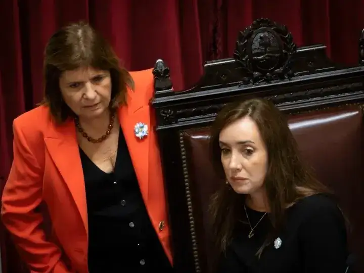 El oficialismo busca destrabar la presión política y apura la presencia de Manuel Adorni en el Senado