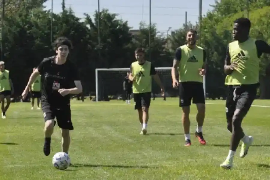 Un streamer santafesino va a ser titular en el partido de Riestra vs. Vélez 