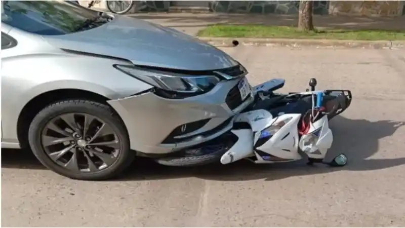 Dos adolescentes de 13 años se encuentran internados en grave estado producto de un siniestro vial