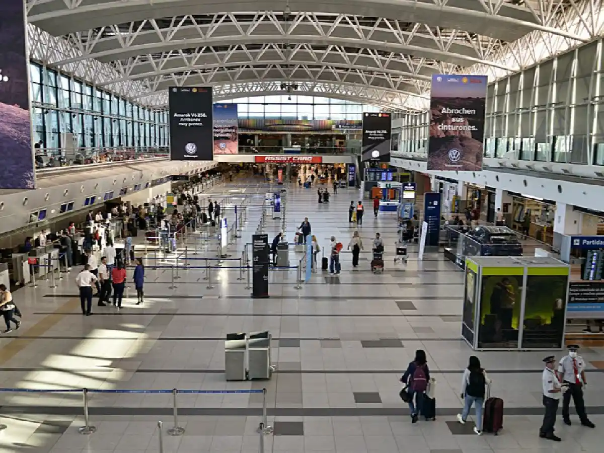 Prorrogaron la medida de cierre de fronteras con países limítrofes y Gran Bretaña