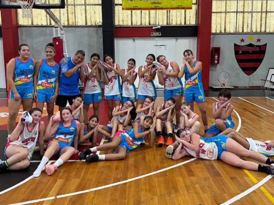 La U13 de Náutico debutó con una gran victoria ante las bicampeonas de Olimpia. Foto: Prensa Náutico.