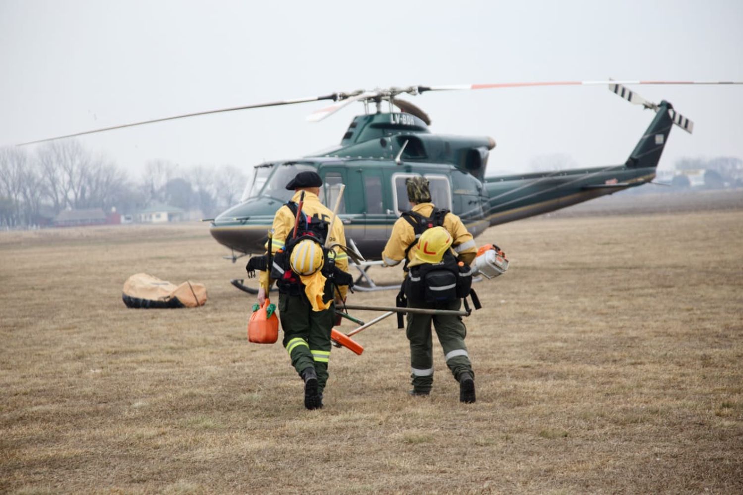 Continúa el combate de incendios en islas del Delta