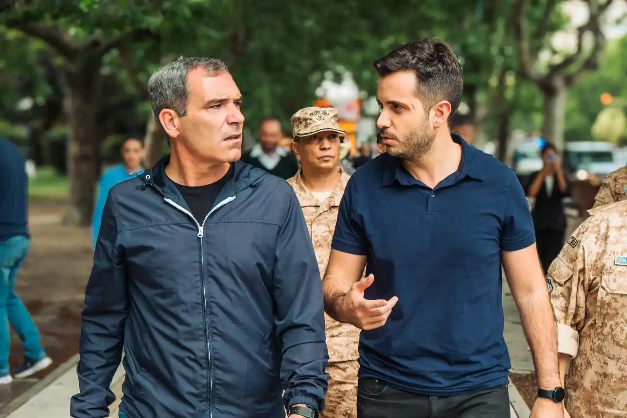 “Vinimos a ponernos a disposición y a seguir trabajando articuladamente”, señaló Ferlauto tras el encuentro.