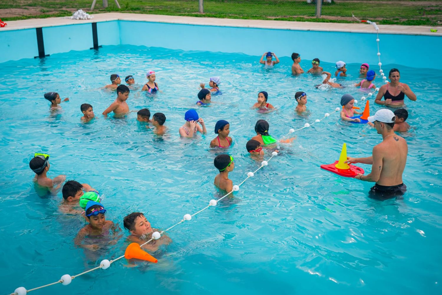 Una piscina de grandes dimensiones a la que podrán acceder todos los vecinos.