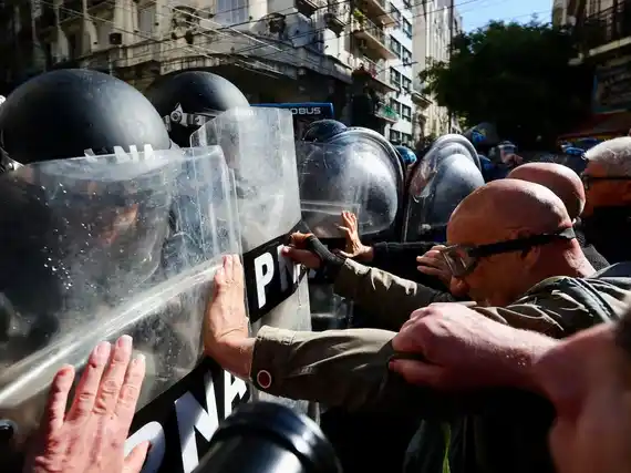 Sin protocolo antipiquetes, el Ministerio de Seguridad definió el operativo para hoy