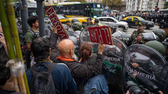 Marcha de jubilados: Gendarmería aplicó el protocolo antipiquetes a los manifestantes