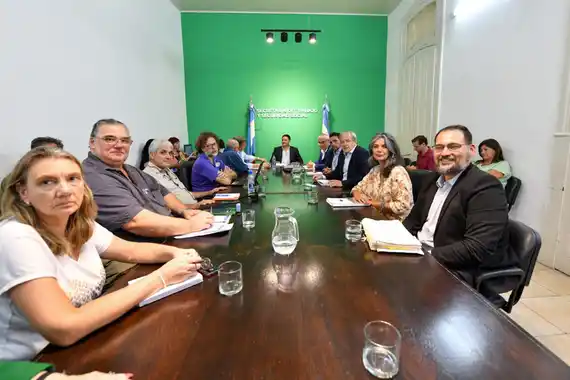 El gobierno provincial convocó a los gremios docentes a paritaria para este miércoles