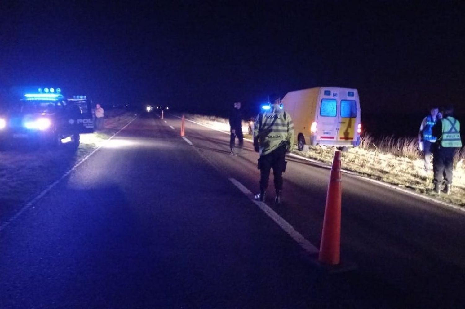 Accidente fatal en ruta 33: chocaron un auto y un camión