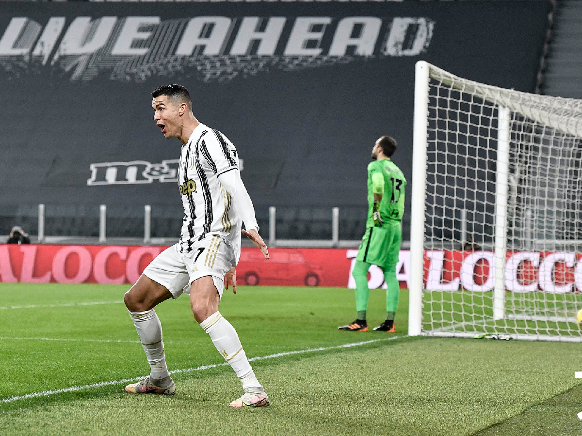 Juventus venció a la Roma y no se baja de la pelea