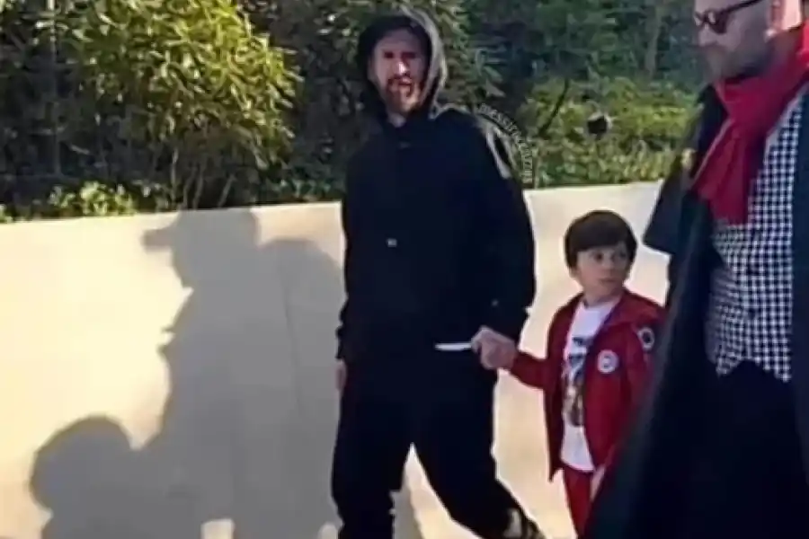 Messi con su hijo y un amigo en Euro Disney - Noticias Argentinas