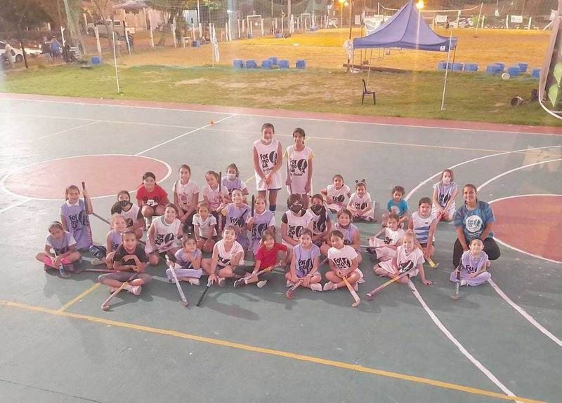 Múltiples actividades deportivas
para niños y jóvenes en Los Iglús