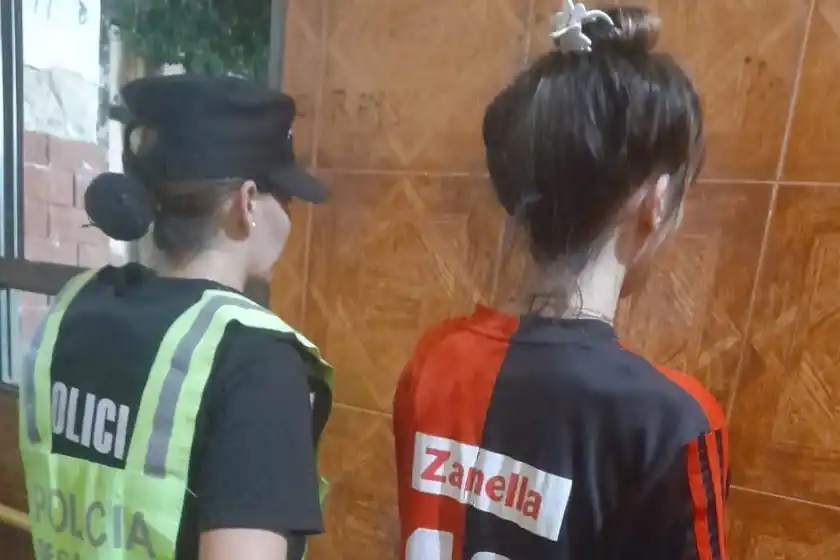 Una joven de 18 años se negó a pagar un viaje en taxi y fue detenida