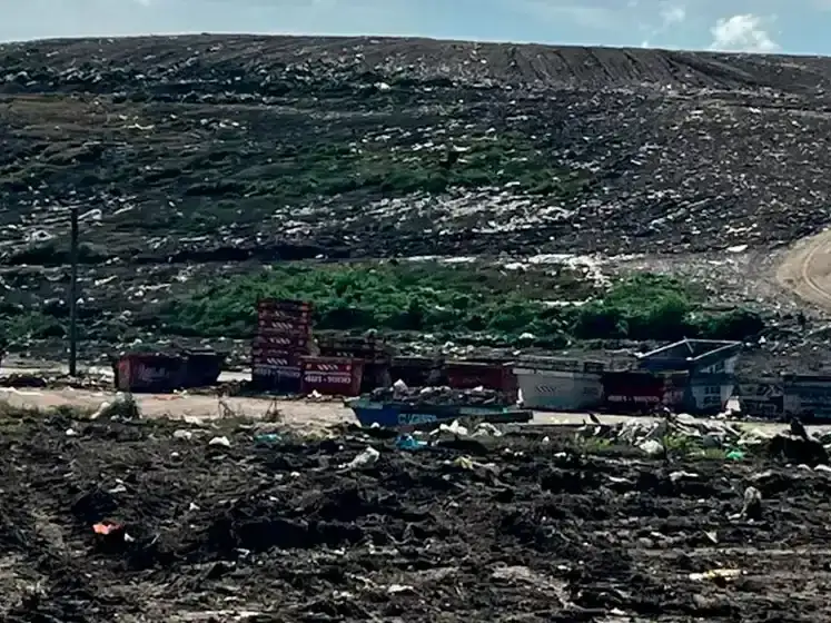 Tragedia en el predio de disposición final de residuos: murió un reciclador tras ser aplastado por un camión