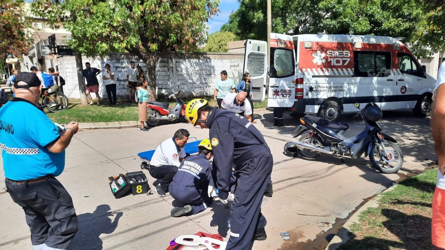 Una joven y una menor hospitalizadas tras protagonizar un accidente de tránsito