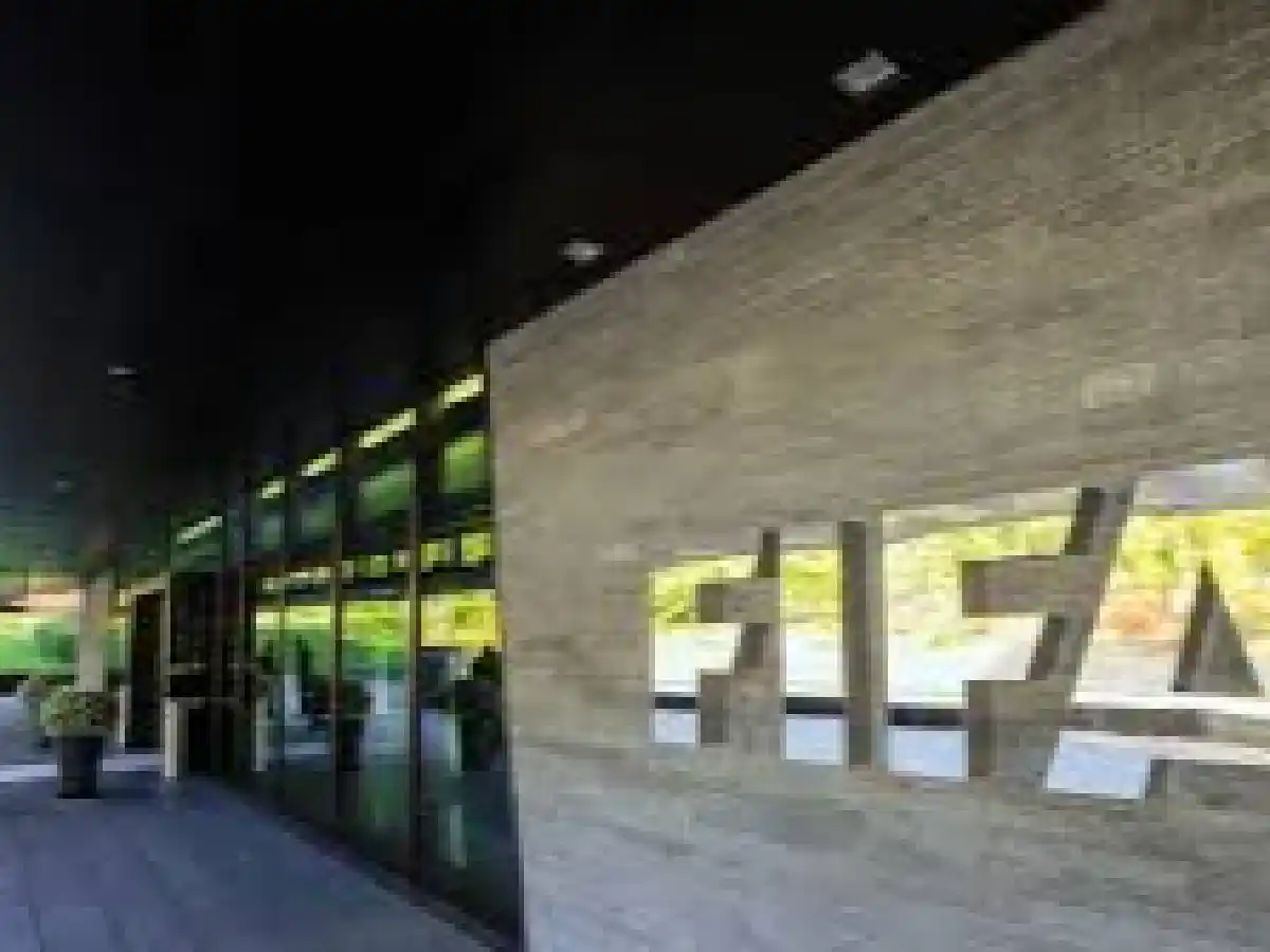 Fifa afirmó que el 1 de julio no abre el mercado de pases   