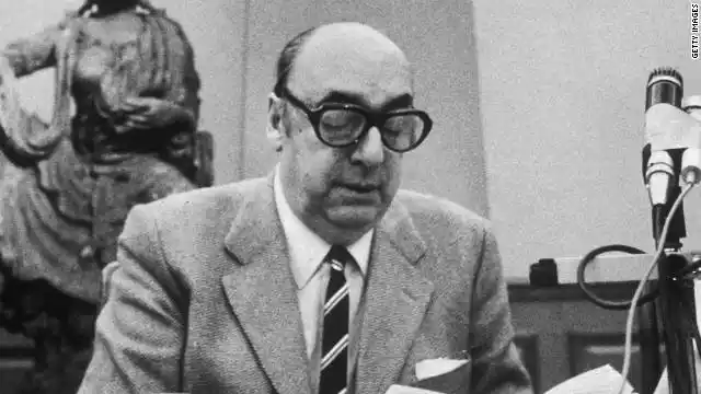 Ordenan exhumar los restos de Pablo Neruda para saber si fue asesinado