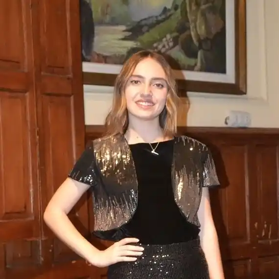 Valentina Etchebest volvió a emocionar en Gualeguay con su espectáculo “Tango y algo más”