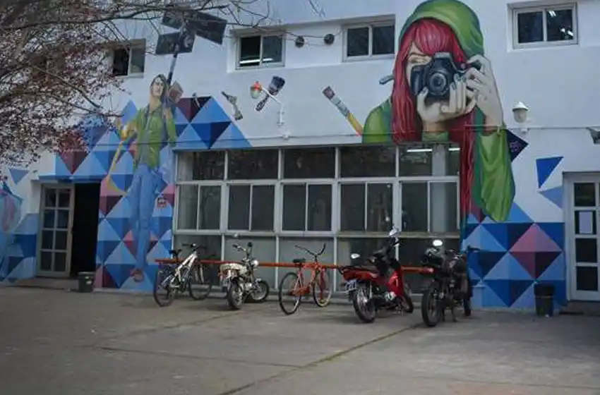 Provincia ejecutará obras en 15 escuelas de la ciudad