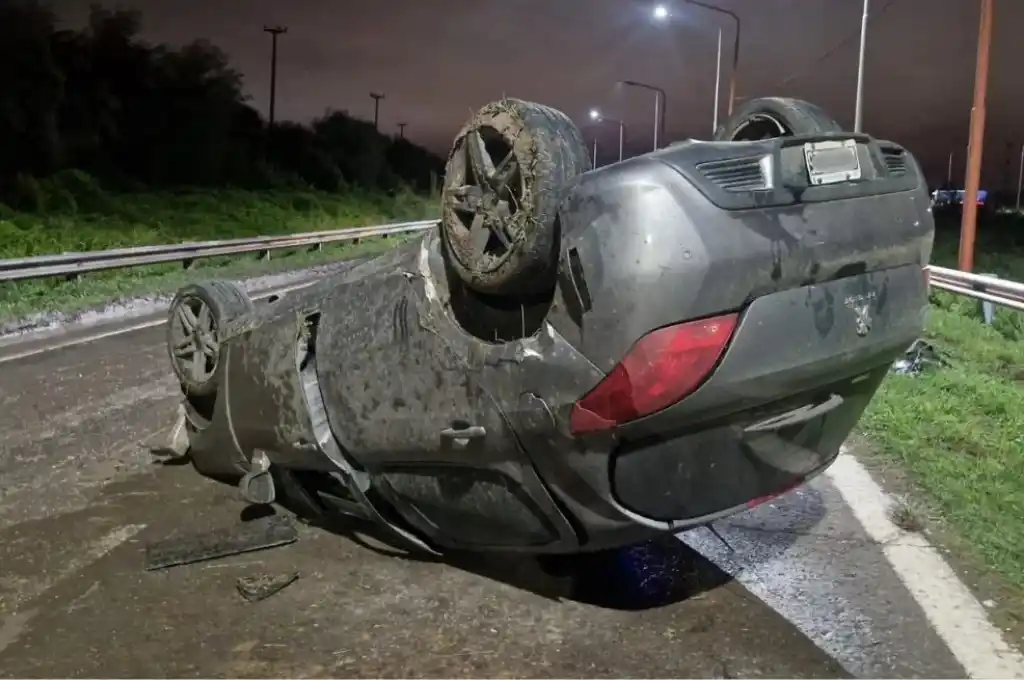 El automóvil que protagonizó el accidente.