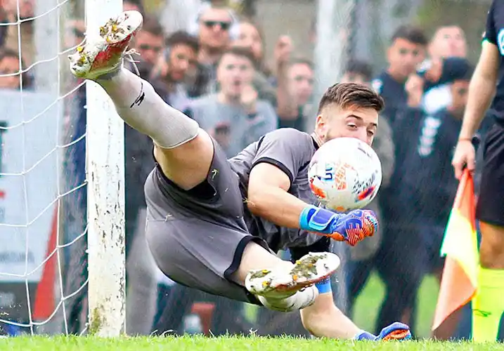 Épica jornada Juan Pablo Zozaya en un clásico platense de Reserva
