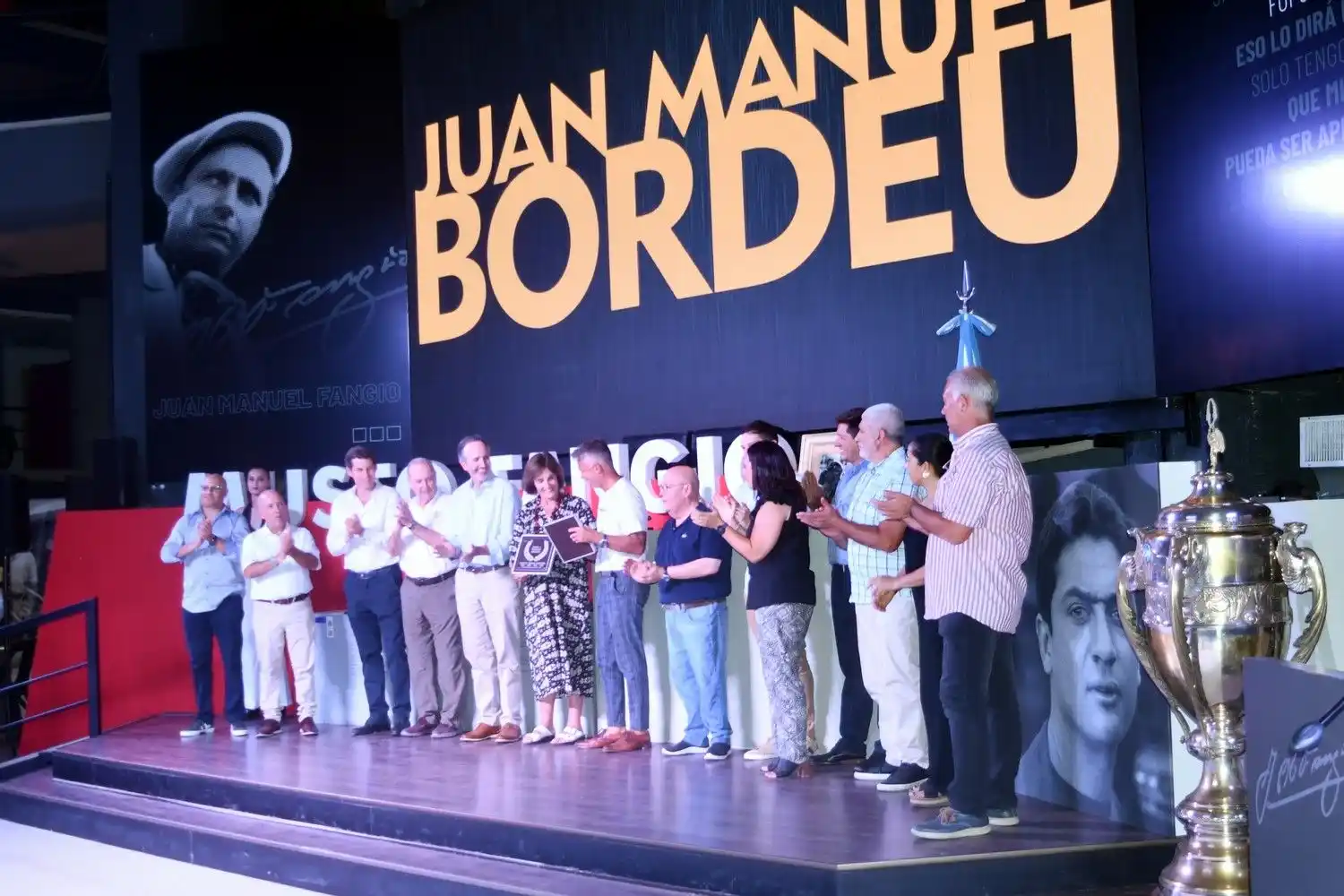 Una edición anterior de la FNA.