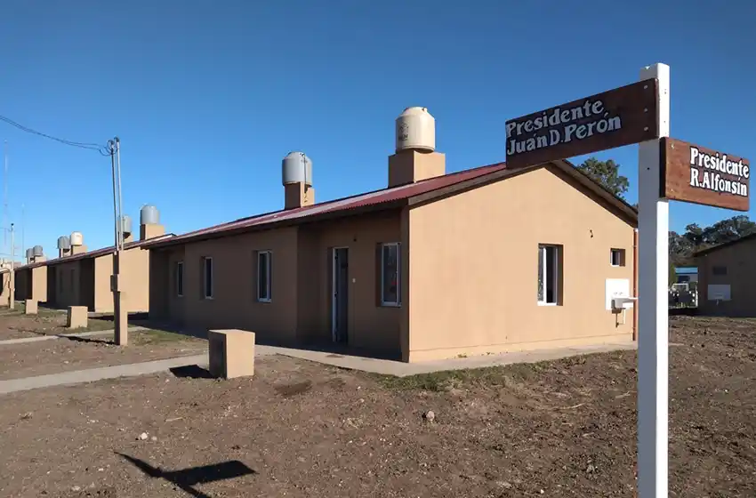 El intendente Paredi y el ministro Ferraresi entregarán las 12 viviendas de Vivoratá