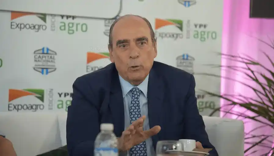 El jefe de gabinete estuvo presente en la muestra.