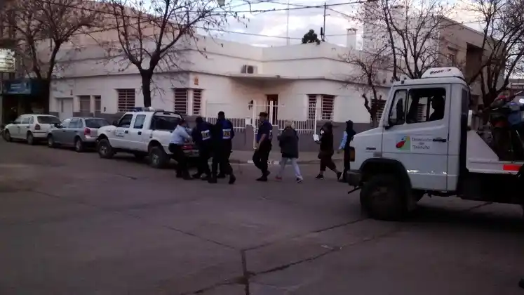 Un operativo de Tránsito terminó en escándalo