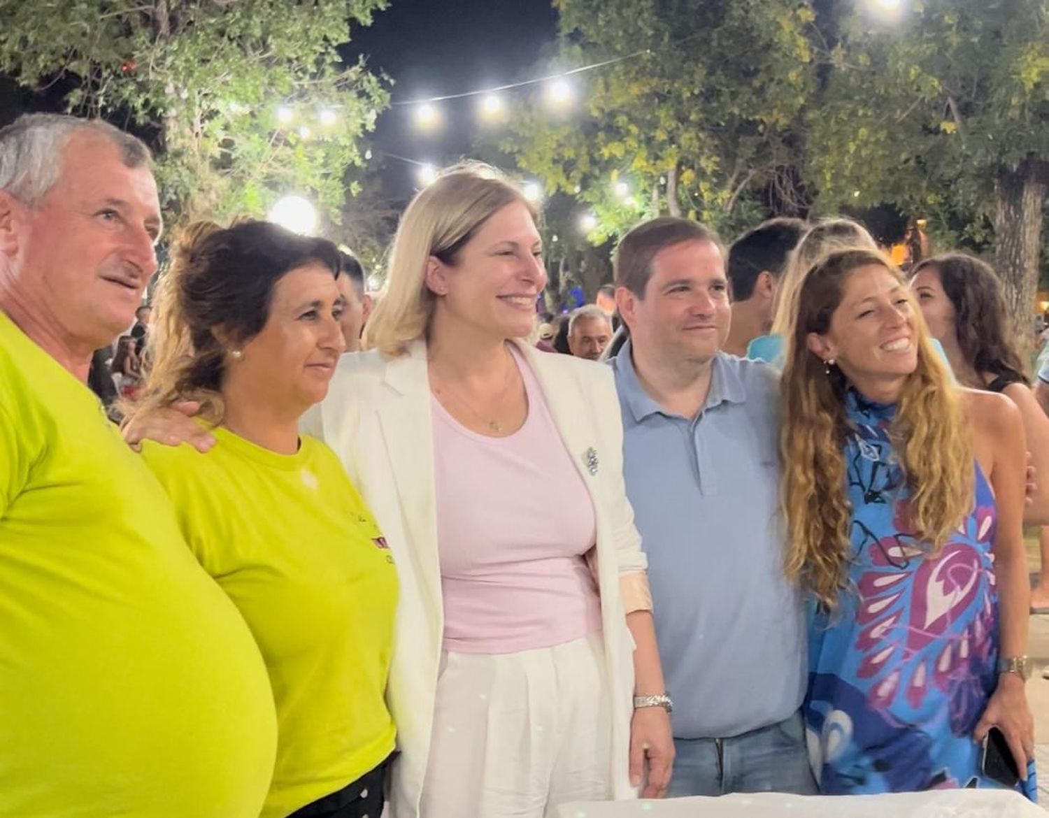 La diputada Sofía Galnares, junto con la vicegobernadora Gisela Scaglia, en San José de la Esquina.