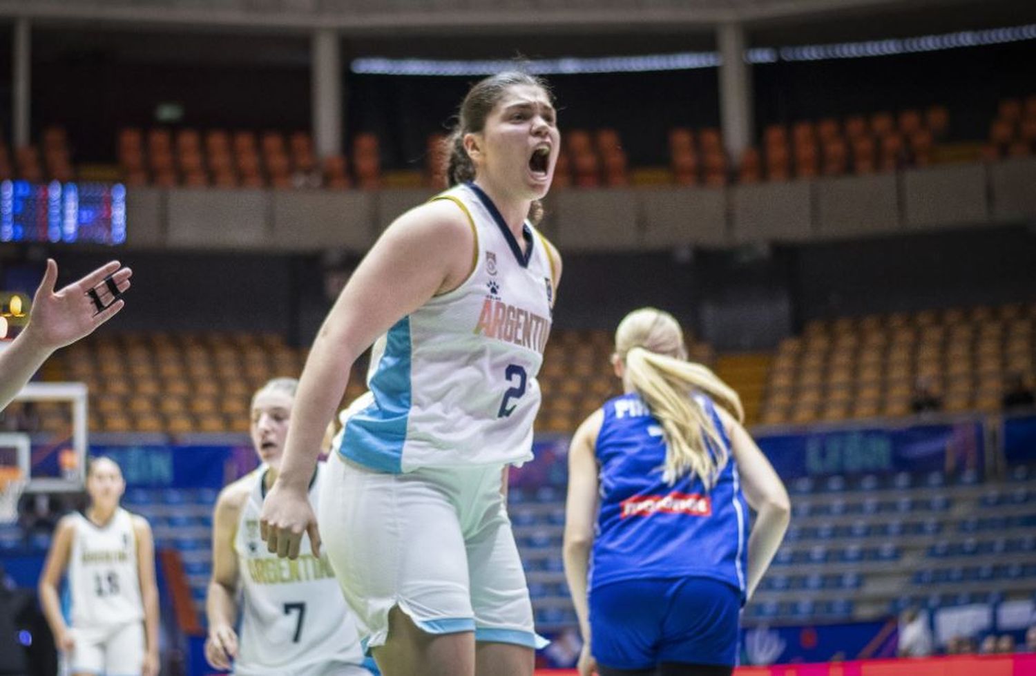 Isabella aportó 13 puntos y 5 rebotes en la derrota del equipo argentino.