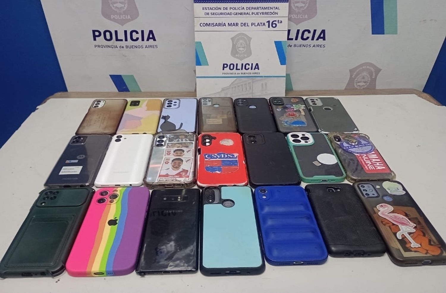 Banda de pungas robaron 21 celulares en el recital de Ciro y los Persas