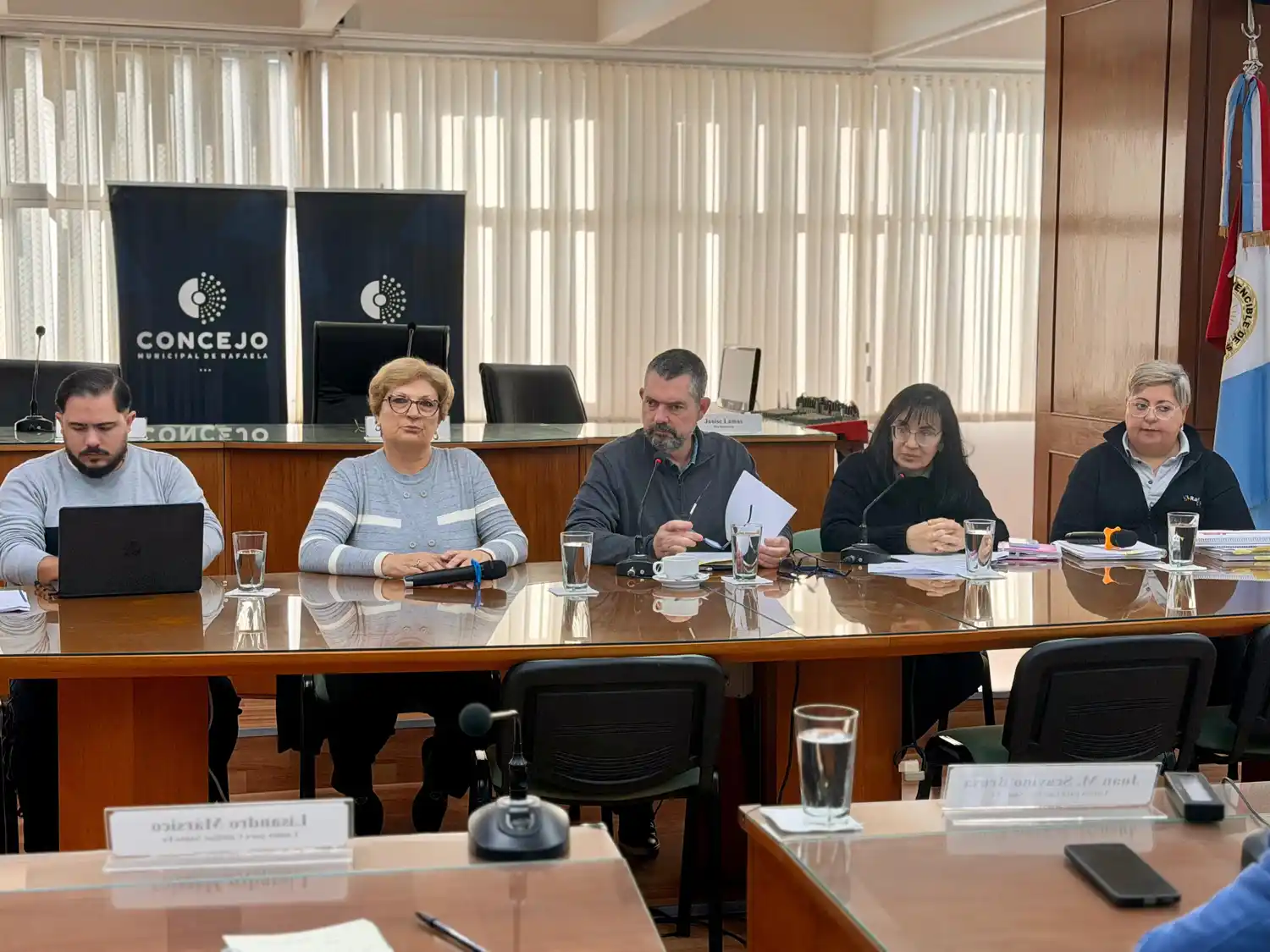 Concejales y funcionarios dialogaron sobre un proyecto vinculado a licencias de conducir