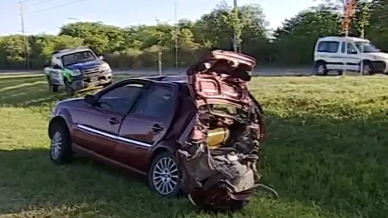 Murió tras ser atropellado por un camión mientras cambiaba la rueda del auto
