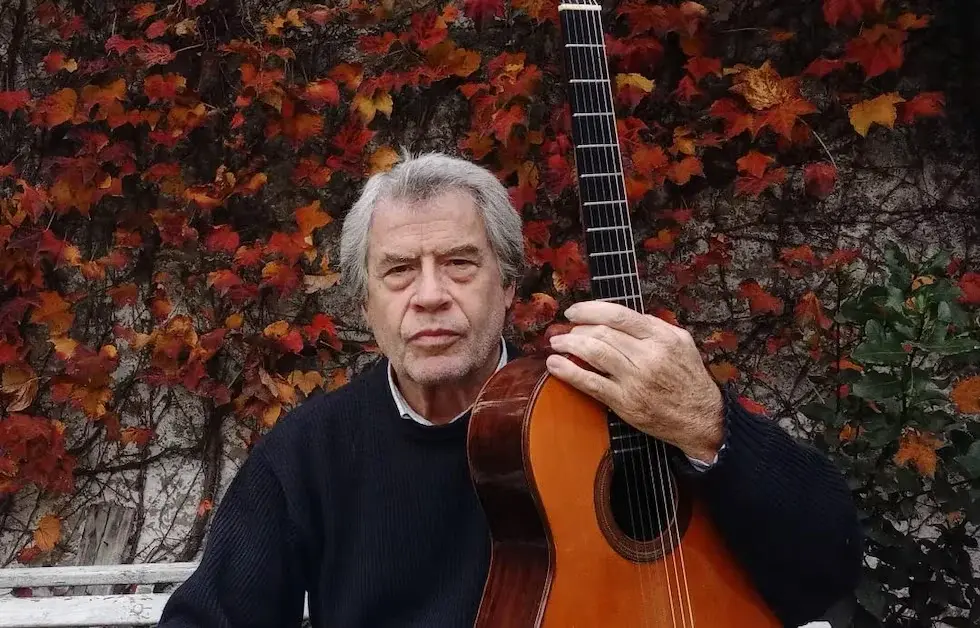 El guitarrista argentino Carlos Moscardini