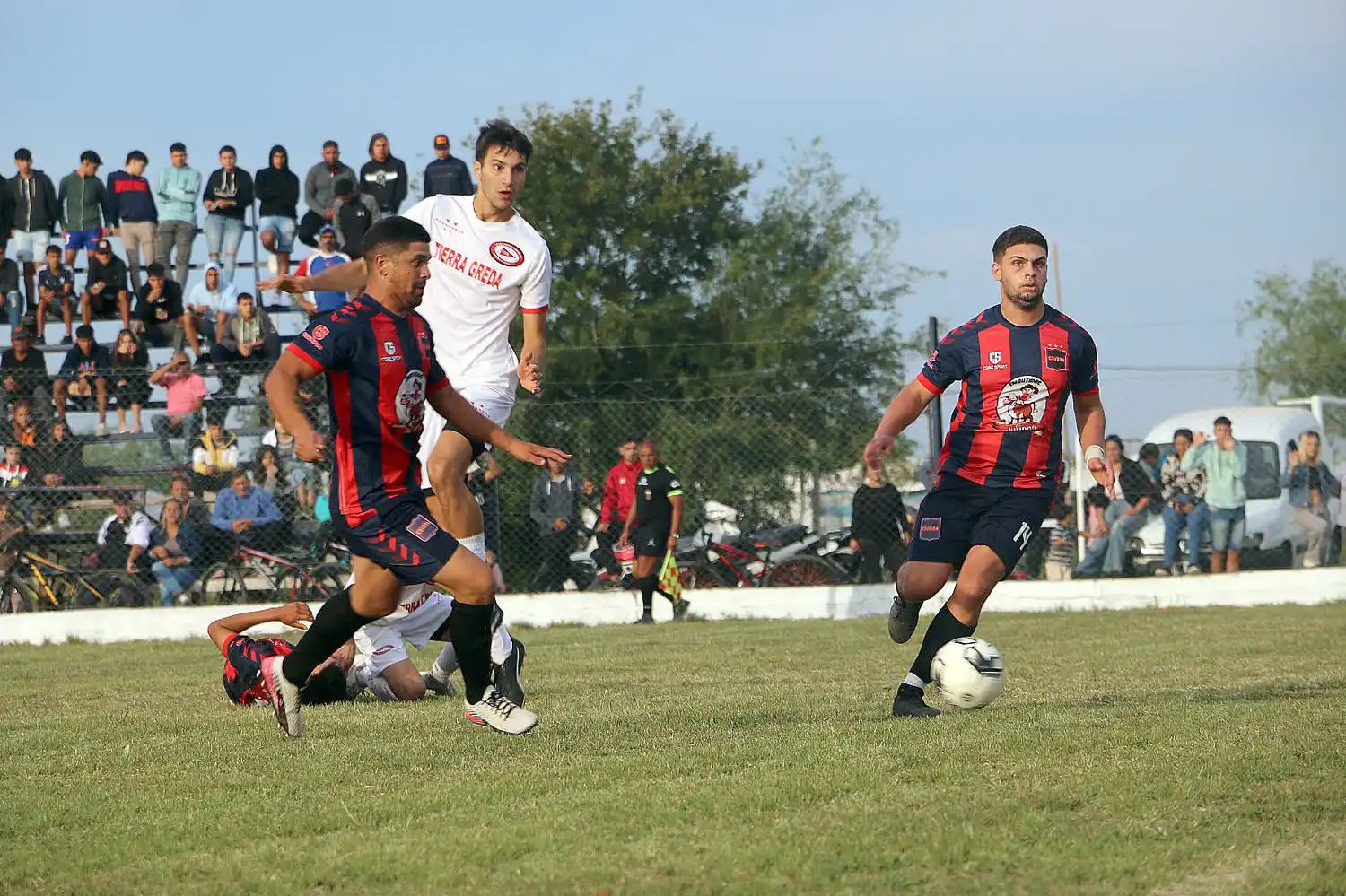 Con partidos entre sábado y domingo se programó la fecha 15 del Oficial